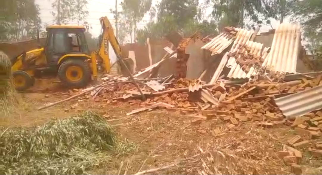 अवैध कब्जा को हटवाया