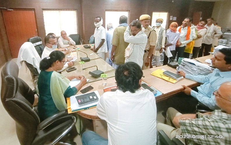 सूपा-टोकनी के लिए रियायती दर पर कच्चा बांस दिलाने की मांग रखी