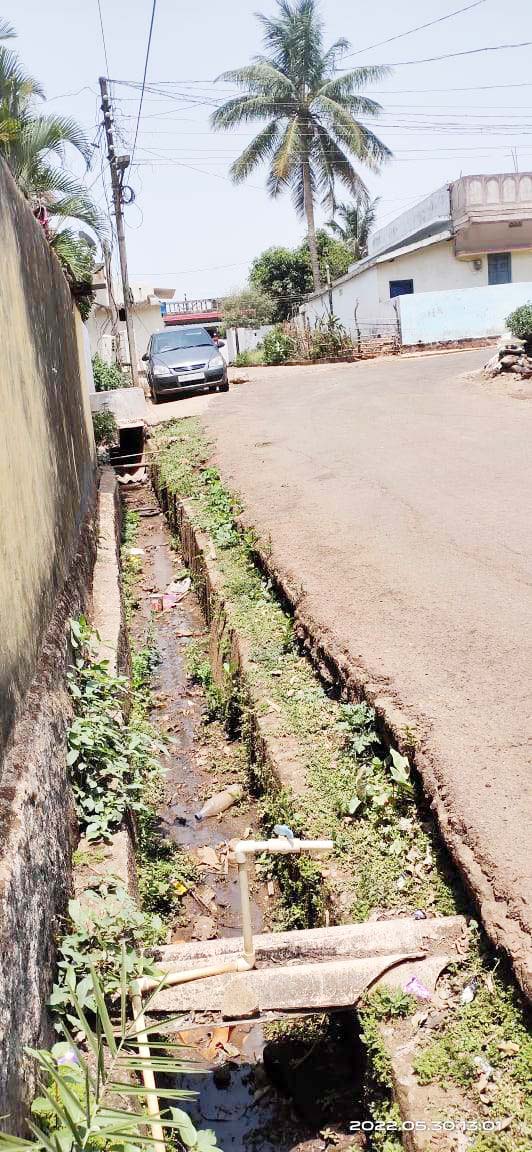 खुली नाली हादसे को दे रही न्यौता, ढकने की मांग