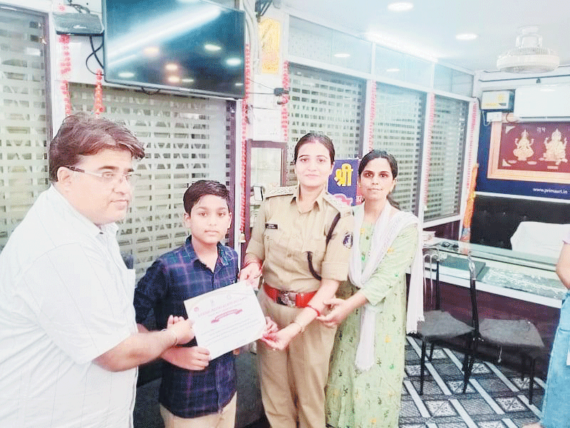 तंबाकू निषेध दिवस: बच्चों ने पेटिंग बनाकर बताए नशा से नुकसान, प्रमाण पत्र देकर सम्मानित