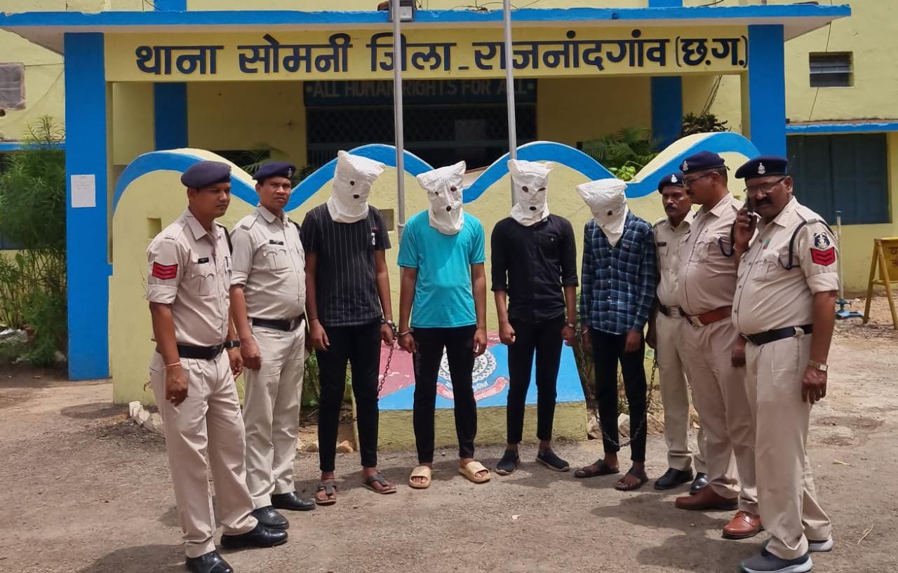 ढाबा में मारपीट, 5 आरोपी और गिरफ्तार ढाबा में मारपीट, 5 आरोपी और गिरफ्तार