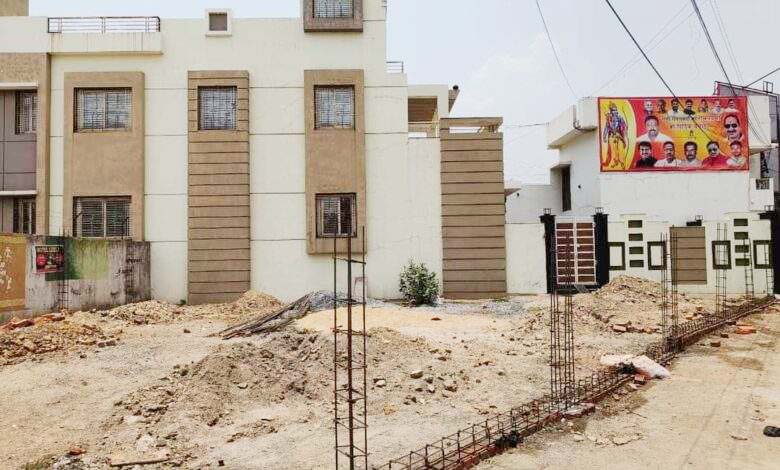 अतिक्रमण की चपेट में शहर का ऐतिहासिक रामलीला मैदान अतिक्रमण की चपेट में शहर का ऐतिहासिक रामलीला मैदान