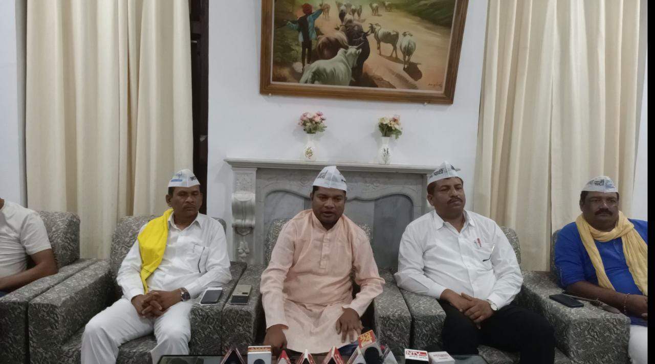 सरकार को हसदेव अरण्य क्षेत्र के बुजुर्ग, युवा और बच्चों से सीखना चाहिए-कोमल