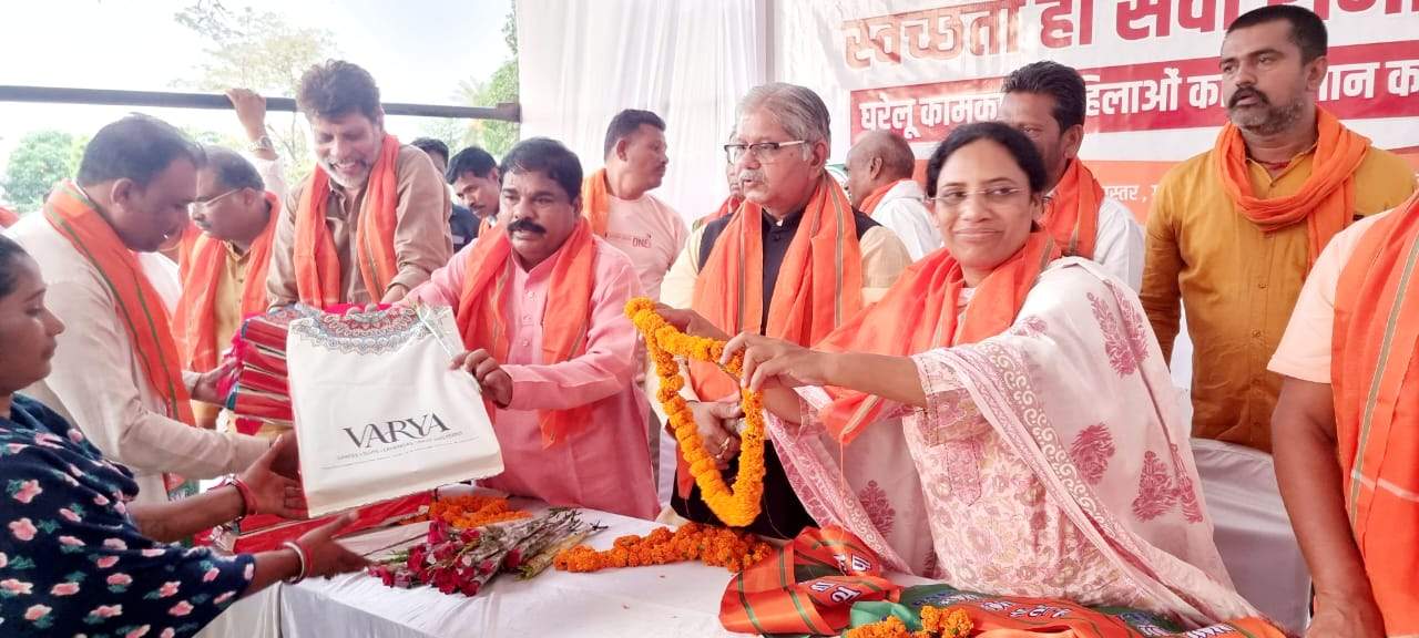 स्वच्छता अभियान में महिलाओं की जागरूकता आवश्यक-धरमलाल