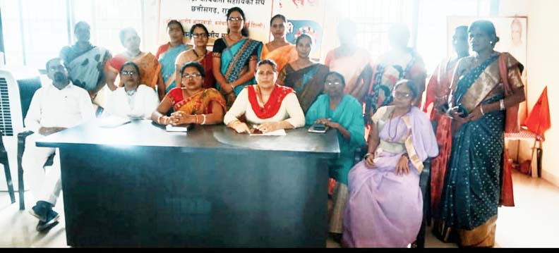 आंगनबाड़ी कार्यकर्ता व सहायिकाओं की बैठक में कई मुद्दों पर चर्चा आंगनबाड़ी कार्यकर्ता व सहायिकाओं की बैठक में कई मुद्दों पर चर्चा