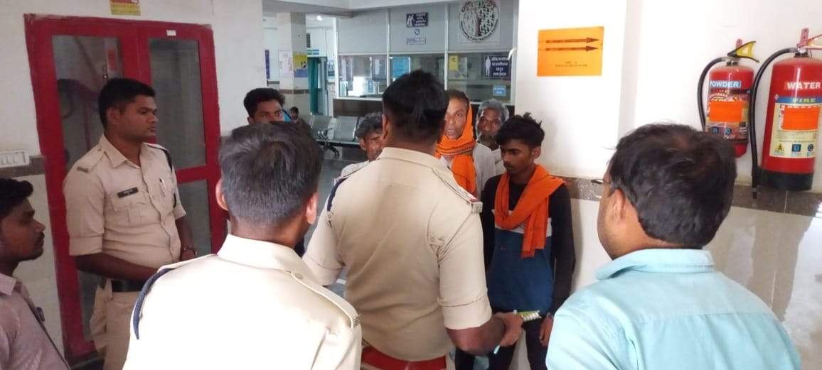 पानी भरने के दौरान विवाद, दो बहनों ने चचेरी बहन से की मारपीट, अस्पताल ले जाते मौत