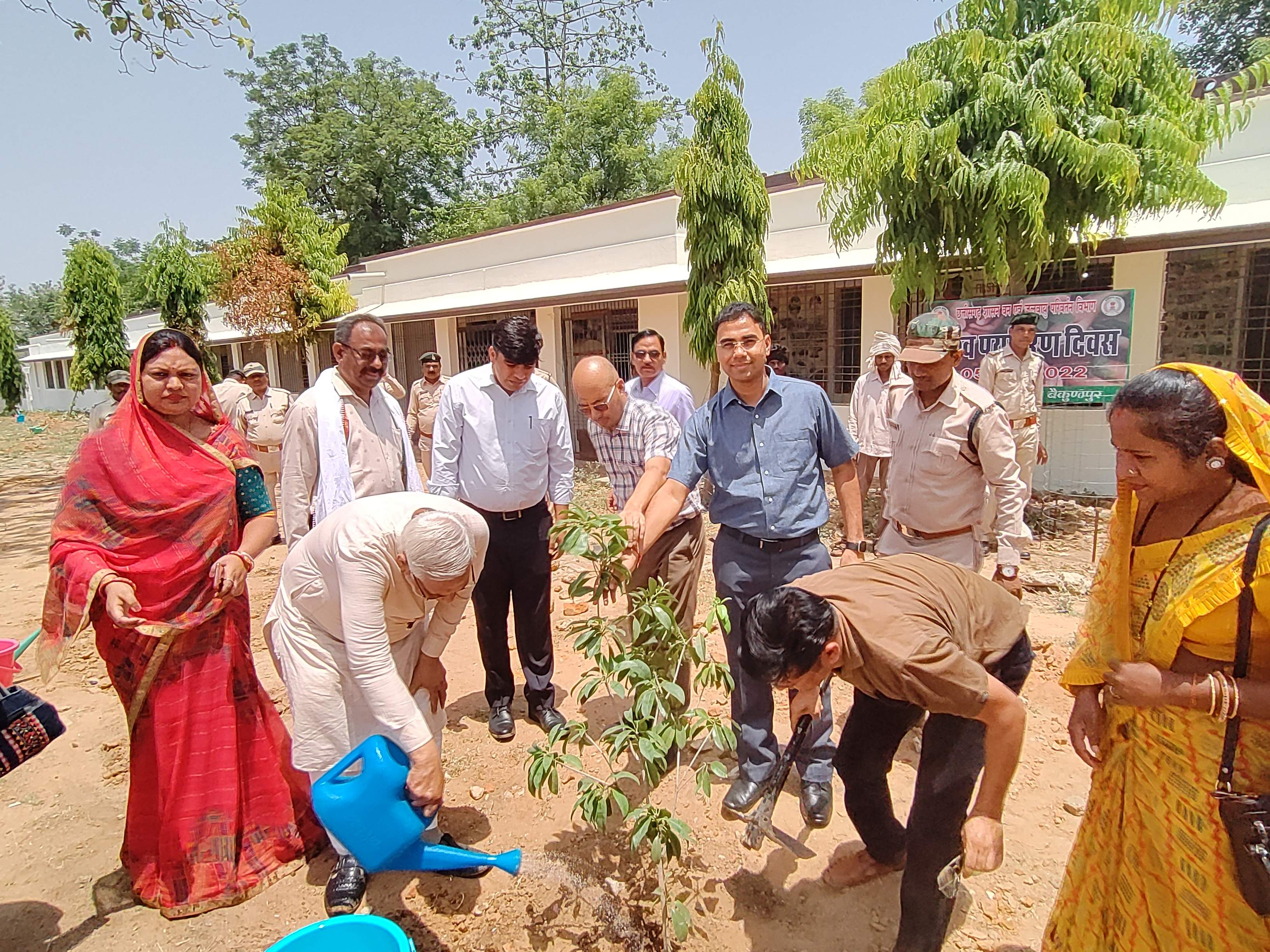 पौधा लगाने के बाद उनकी देखरेख भी हो, पर्यावरण के प्रति सजगता जरूरी- कलेक्टर पौधा लगाने के बाद उनकी देखरेख भी हो, पर्यावरण के प्रति सजगता जरूरी- कलेक्टर