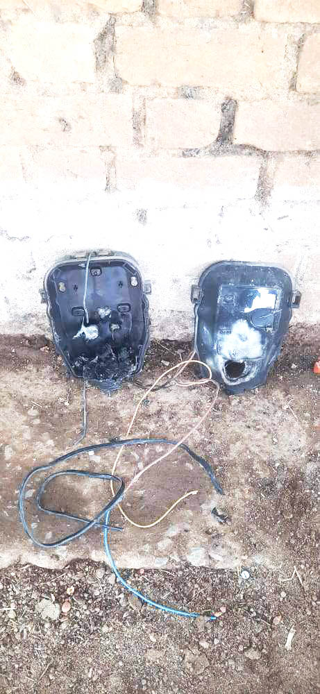 विद्युत विभाग की लापरवाही से लोगों को हजारों का नुकसान