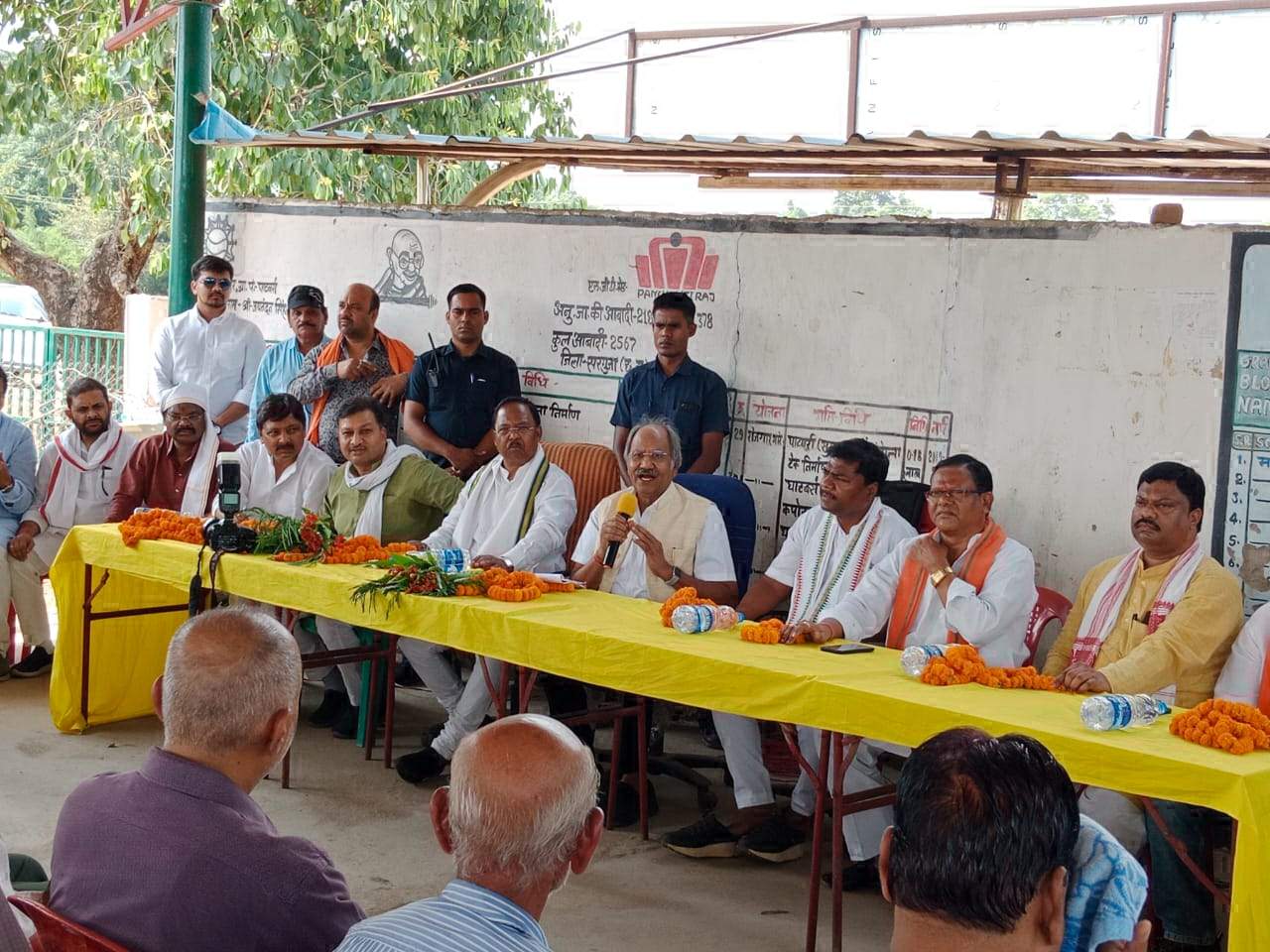 पेड़ों को बचाने में लगे आंदोलनकारियों के साथ खड़ी है भाजपा - बृजमोहन