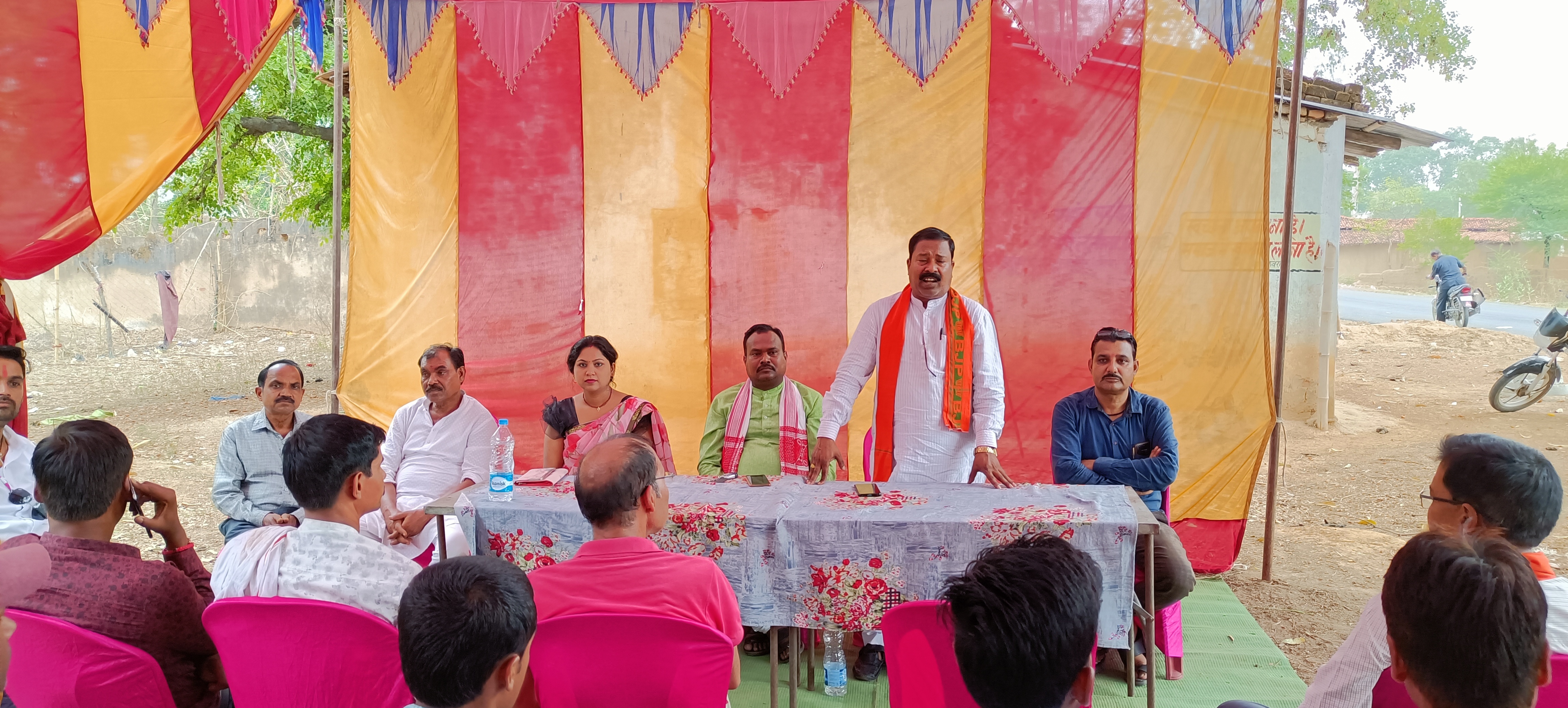 मोदी के कुशल नेतृत्व में देश आगे बढ़ रहा है -प्रकाश