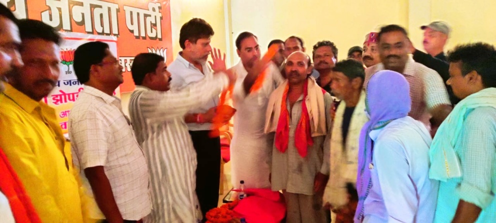 गरीबों के उत्थान के लिए संकल्पित है मोदी सरकार- दिनेश कश्यप