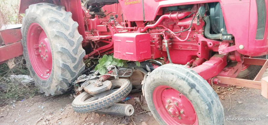 ट्रैक्टर-बाईक भिड़ंत, 1 मौत, 1 जख्मी