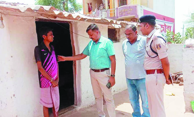 जरूरतमंद बच्चों की मदद के लिए एसपी ने बढ़ाया हाथ
