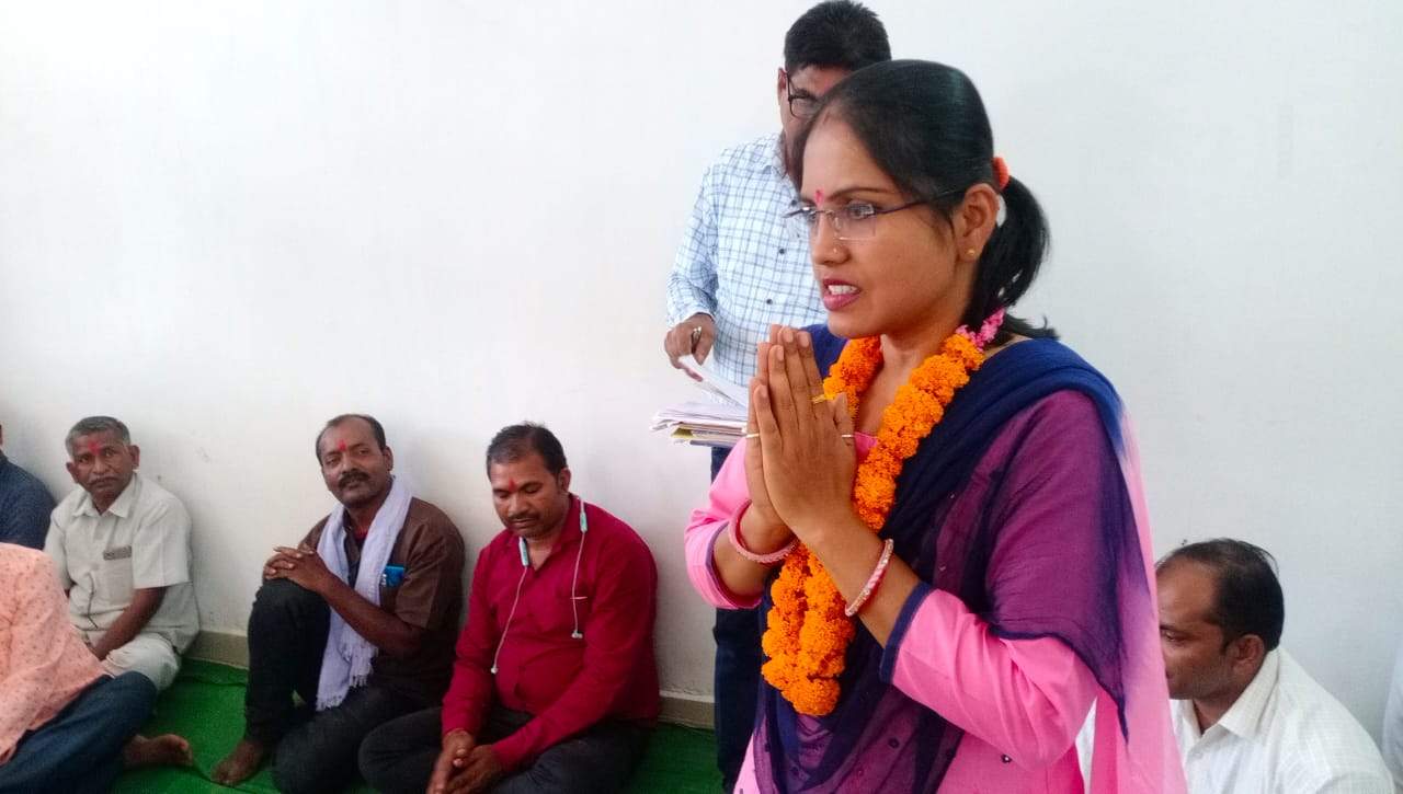 साहू समाज ने शिक्षिका हिना को किया सम्मानित साहू समाज ने शिक्षिका हिना को किया सम्मानित