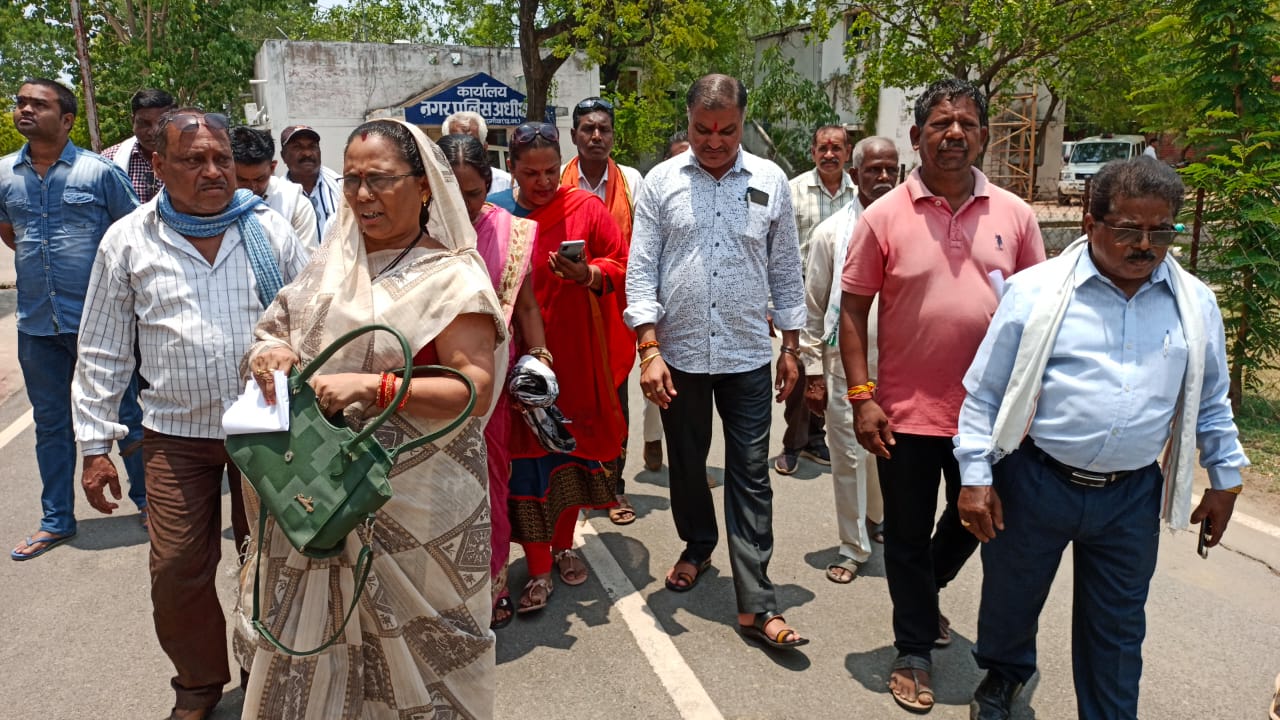 एएसआई के विरुद्ध एफआईआर की मांग