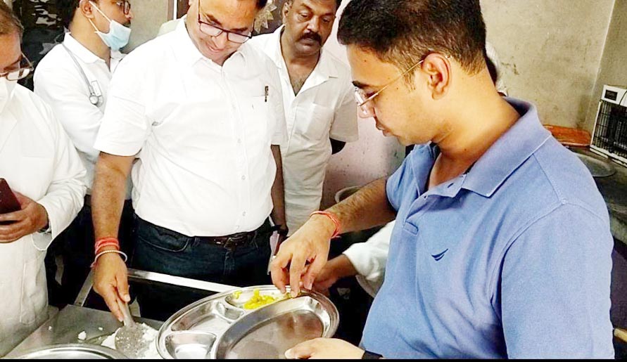 मीनू के अनुसार अस्पताल में भर्ती मरीजों को दिया जाए भोजन- कलेक्टर मीनू के अनुसार अस्पताल में भर्ती मरीजों को दिया जाए भोजन- कलेक्टर