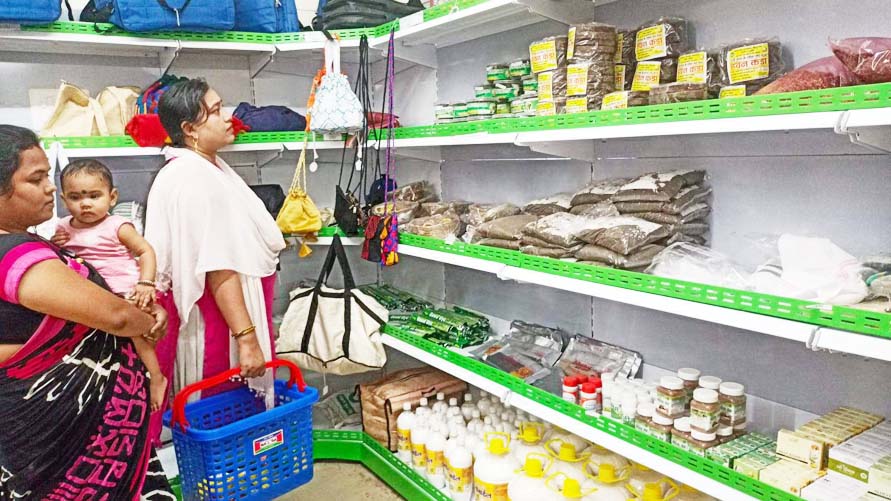 सी-मार्ट में स्थानीय उत्पाद को मिल रहा अच्छा प्रतिसाद