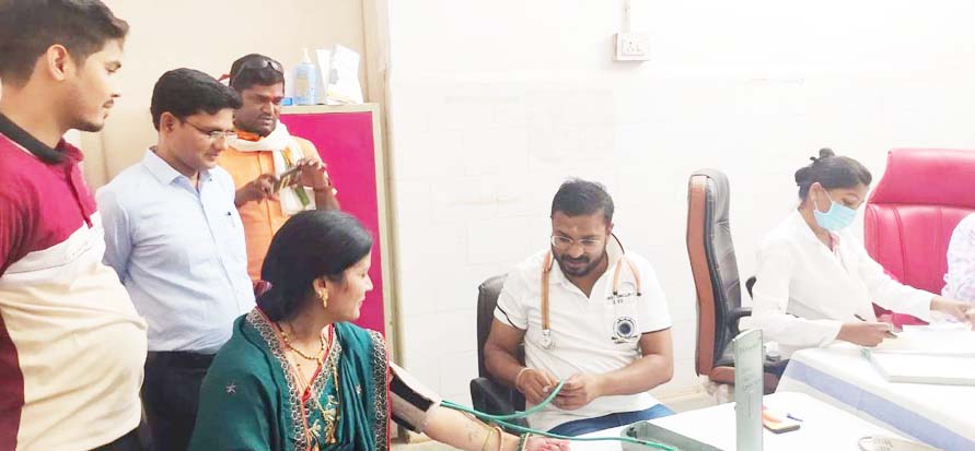 खैरागढ़ के 114 पंचायतों में 105 रक्तदाताओं ने किया रक्तदान