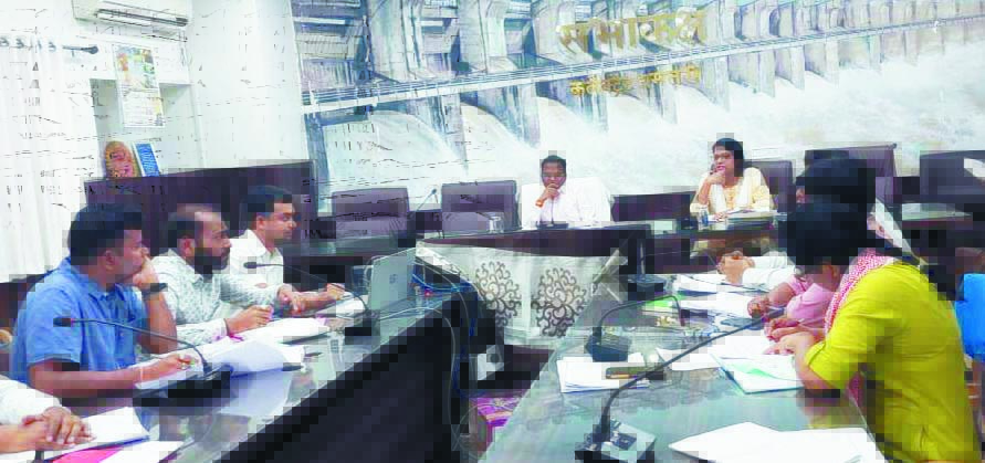 सीईओ ने निगम क्षेत्र के दोनों गोठानों में गोबर खरीदी व खाद बिक्री की कार्ययोजना बनाने कहा