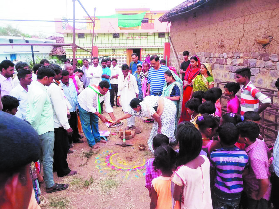 विधायक ने अतिरिक्त कक्ष निर्माण का किया भूमिपूजन