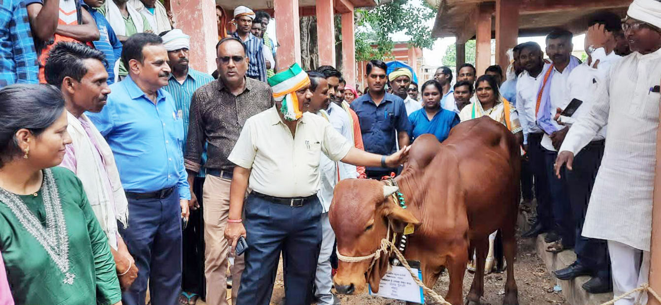 विधायक ने किया प्रदर्शनी का अवलोकन