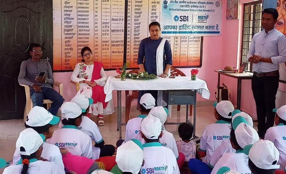 एसबीआई, आरसेटी द्वारा कस्टम ज्वेलरी प्रशिक्षण का शुभारंभ