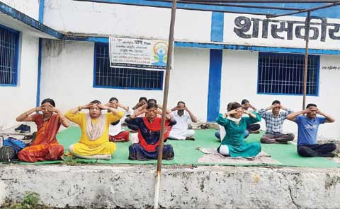  नियमित योग करने से  बीमारियों से बचा जा सकता है