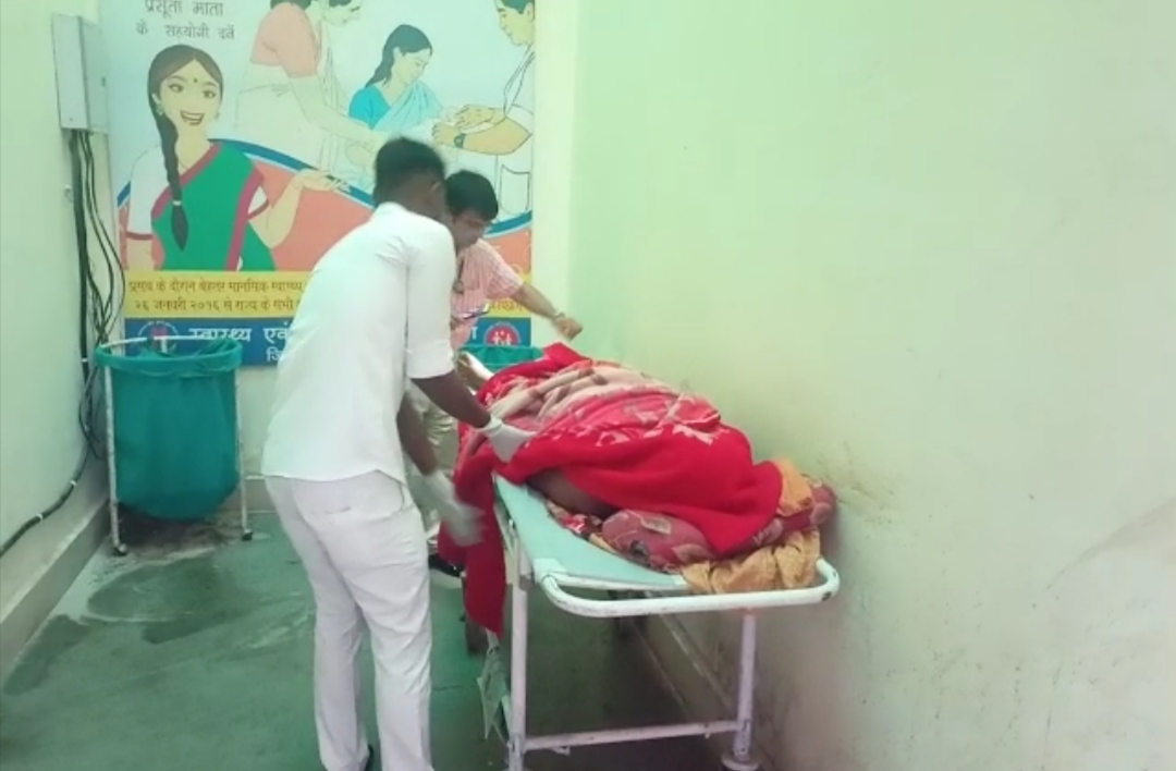 हाथियों से फसलों को बचाने खेतों में गया था प्रधान पाठक, गाज से मौत हाथियों से फसलों को बचाने खेतों में गया था प्रधान पाठक, गाज से मौत
