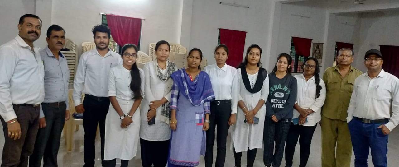 विधि छात्र -छात्राओं को ग्रीष्मकालीन इंटर्नशिप