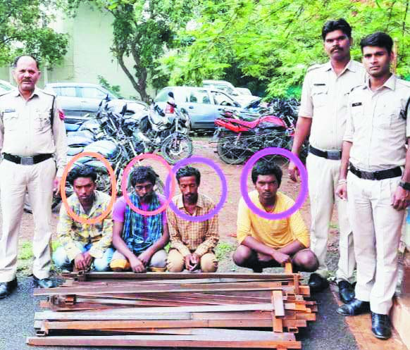 खेत से लोहे का एंगल चोरी, 4 गिरफ्तार खेत से लोहे का एंगल चोरी, 4 गिरफ्तार