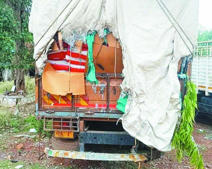 सडक़ हादसे में एक युवक  की मौत, अन्य घायल