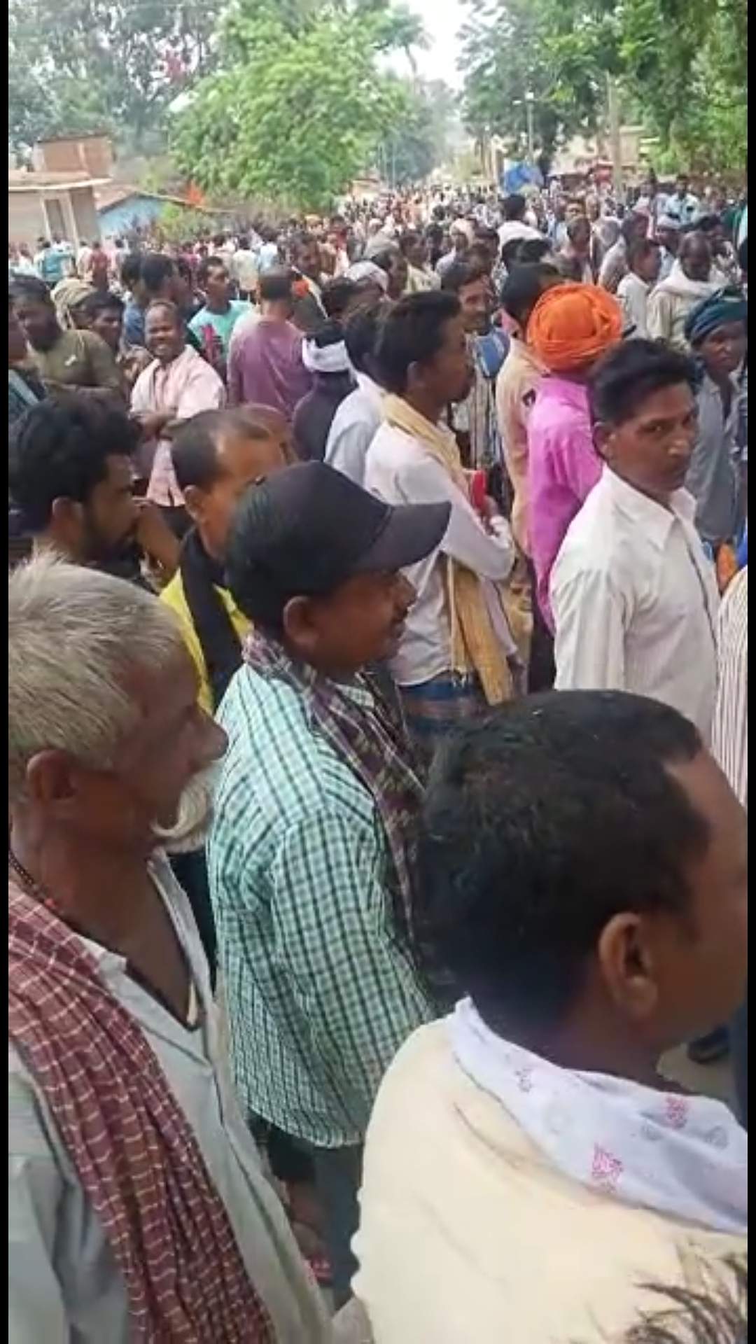 बतौली सोसायटी में खाद की किल्लत, किसानों का प्रदर्शन