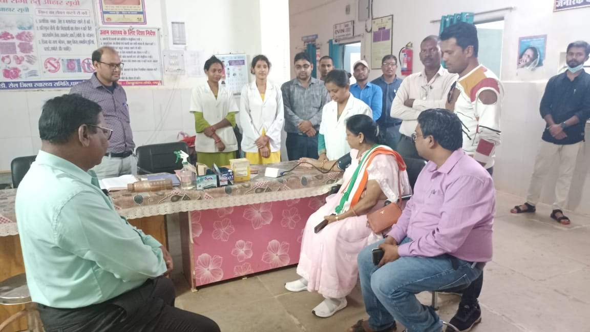 विधायक ने सामुदायिक स्वास्थ्य केन्द्र बोरई का किया औचक निरीक्षण
