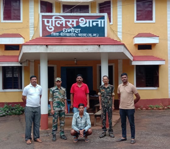 बेटे ने की पिता की हत्या, मां की शिकायत पर बंदी