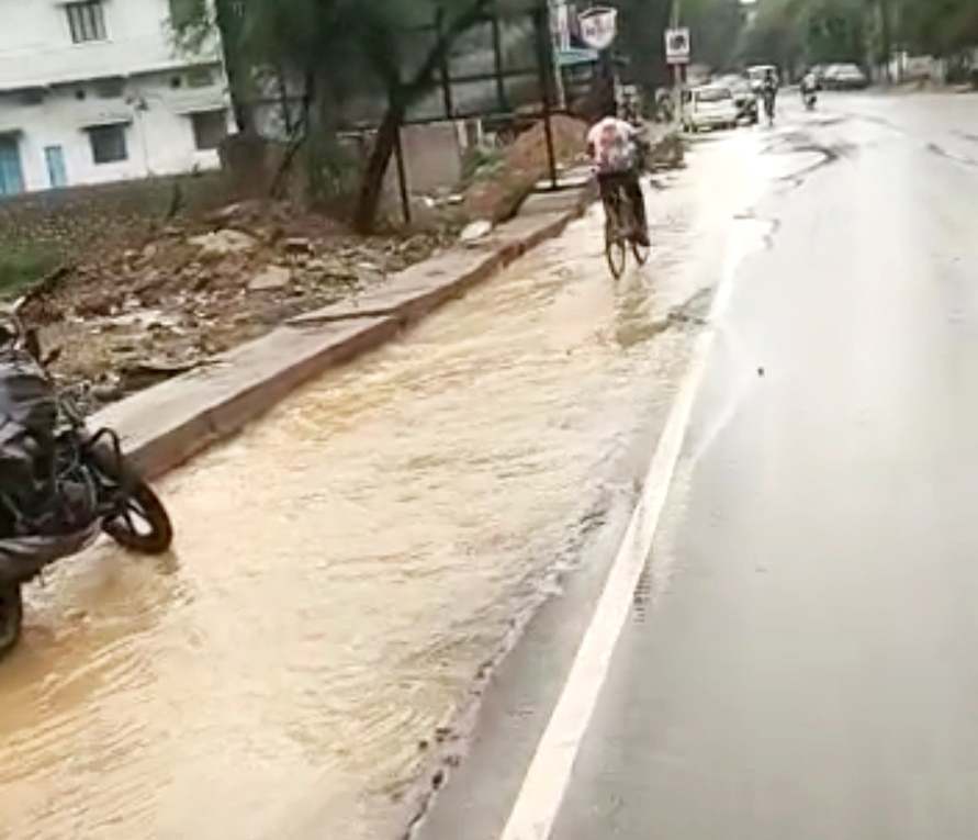 झमाझम बारिश, खेती-किसानी में आई तेजी झमाझम बारिश, खेती-किसानी में आई तेजी