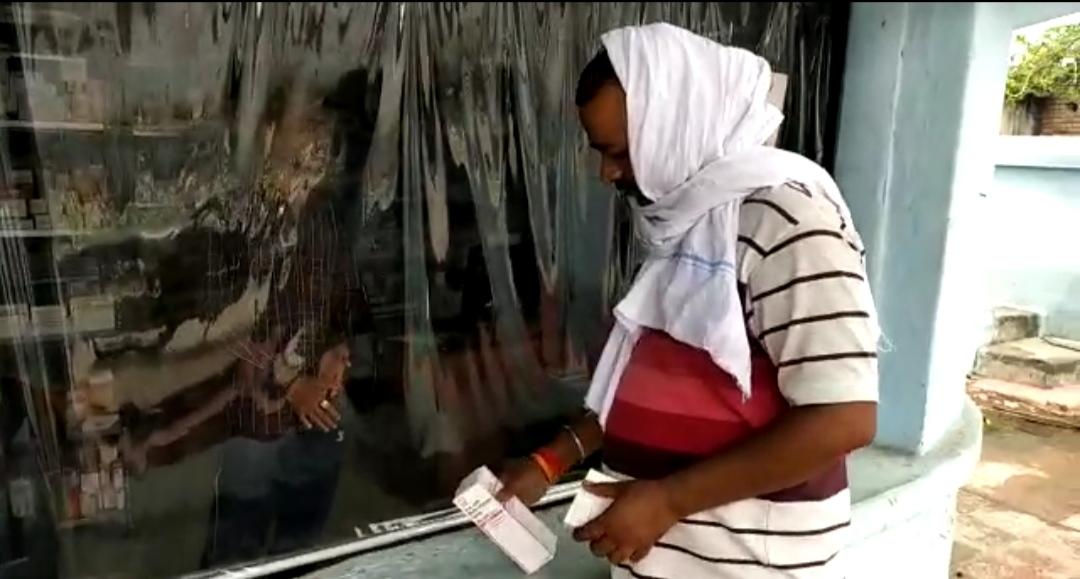 धन्वन्तरी योजना: 7 मेडिकल स्टोर से साढ़े 10 हजार लोगों ने 1.32 करोड़ की दवाइयां ली सिर्फ 56.71 लाख में, 75.83 लाख की बचत धन्वन्तरी योजना: 7 मेडिकल स्टोर से साढ़े 10 हजार लोगों ने 1.32 करोड़ की दवाइयां ली सिर्फ 56.71 लाख में, 75.83 लाख की बचत