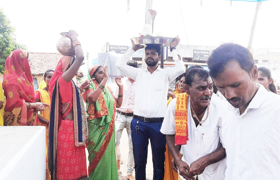 भोलेनाथ की पूजा-अर्चना भोलेनाथ की पूजा-अर्चना