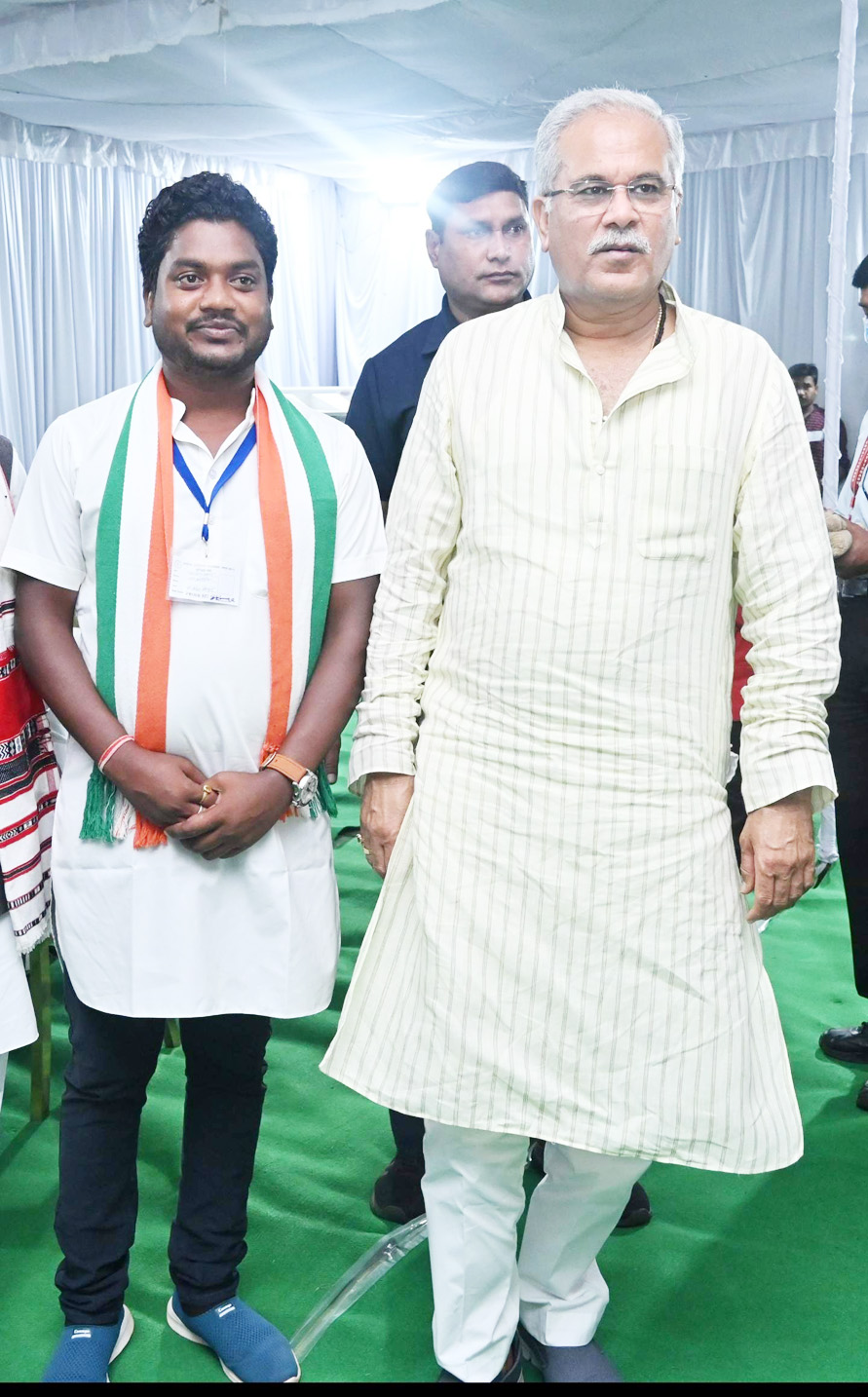 मुख्यमंत्री से मिले जशपुर ब्लॉक कांग्रेस अध्यक्ष भगत,चुनाव  तैयारियों से कराया अवगत