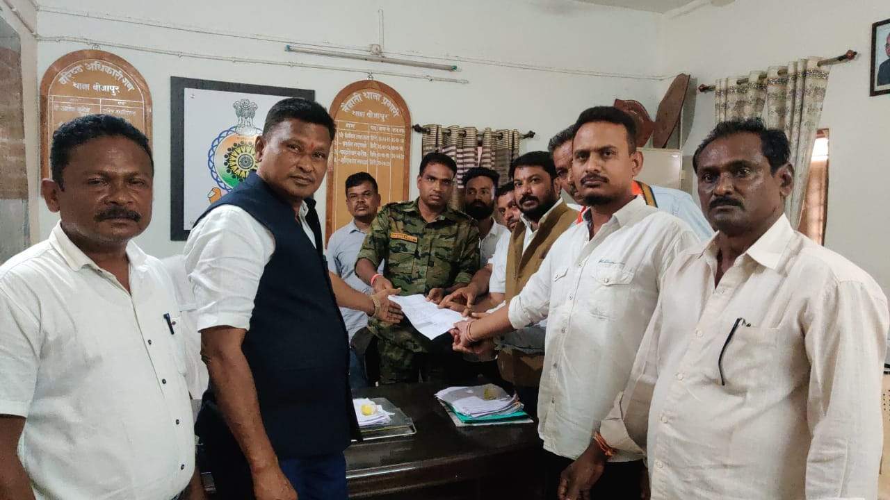 अग्निपथ पर रार, विधायक विक्रम के खिलाफ थाने पहुंचे भाजपाई अग्निपथ पर रार, विधायक विक्रम के खिलाफ थाने पहुंचे भाजपाई