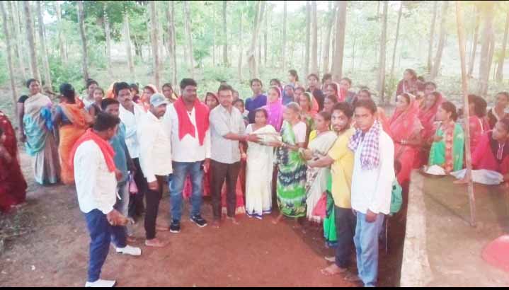 माताओं का सम्मान कर ग्रामवासियों ने मनाया माता पहुंचनी माताओं का सम्मान कर ग्रामवासियों ने मनाया माता पहुंचनी