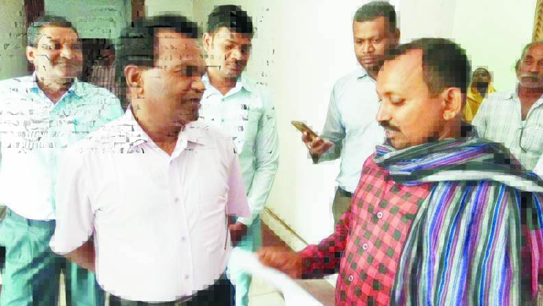 तहसील कार्यालय में गंदगी देख कलेक्टर हुए नाराज