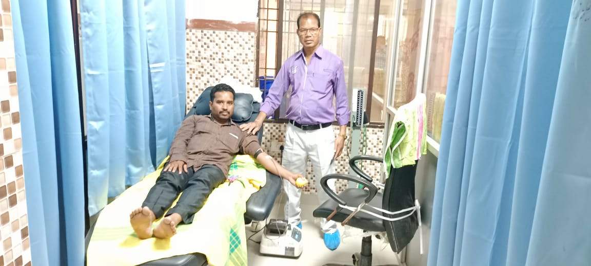 बाबासाहेब सेवा संस्था के सदस्य ने किया रक्तदान बाबासाहेब सेवा संस्था के सदस्य ने किया रक्तदान