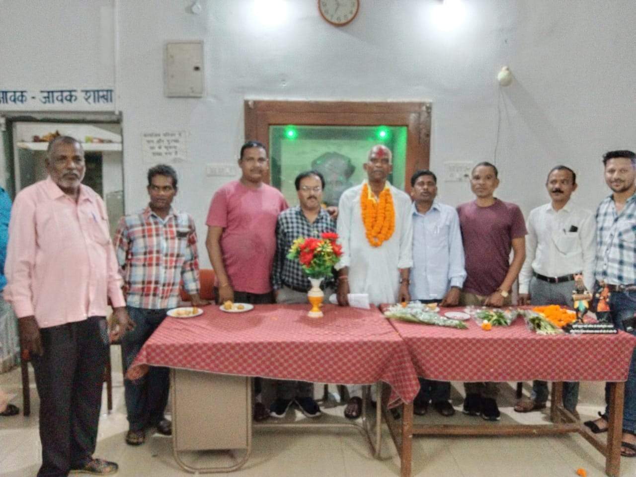 सेवानिवृत्ति पर दी विदाई सेवानिवृत्ति पर दी विदाई