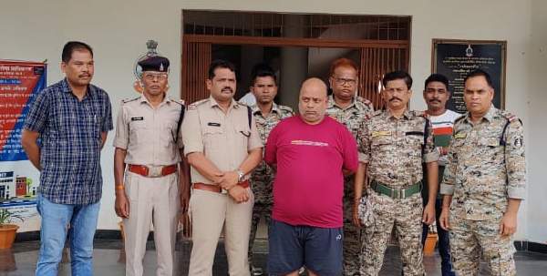 25 लाख के फर्जी चेक जारी करने वाला दिल्ली से गिरफ्तार 25 लाख के फर्जी चेक जारी करने वाला दिल्ली से गिरफ्तार