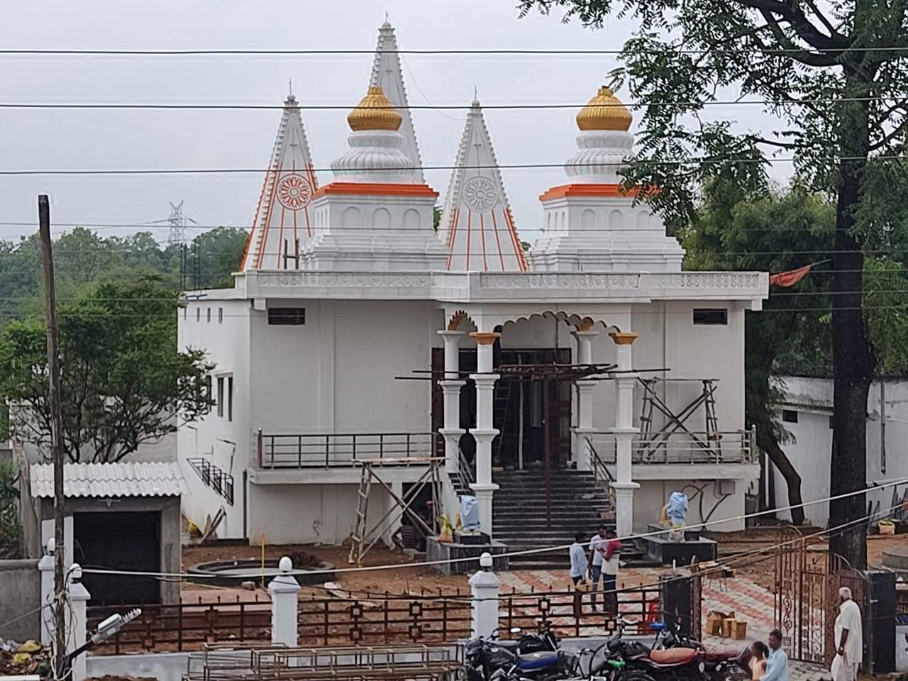 दुर्गा मंदिर बनियागांव में आज से प्राण-प्रतिष्ठा दुर्गा मंदिर बनियागांव में आज से प्राण-प्रतिष्ठा