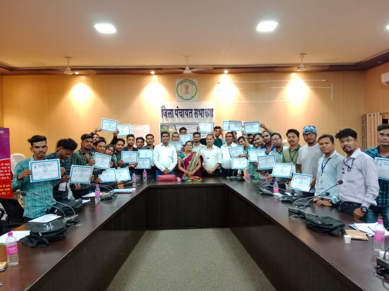 जल जीवन मिशन प्रशिक्षण कार्यशाला समापन पर मिले प्रमाण पत्र जल जीवन मिशन प्रशिक्षण कार्यशाला समापन पर मिले प्रमाण पत्र