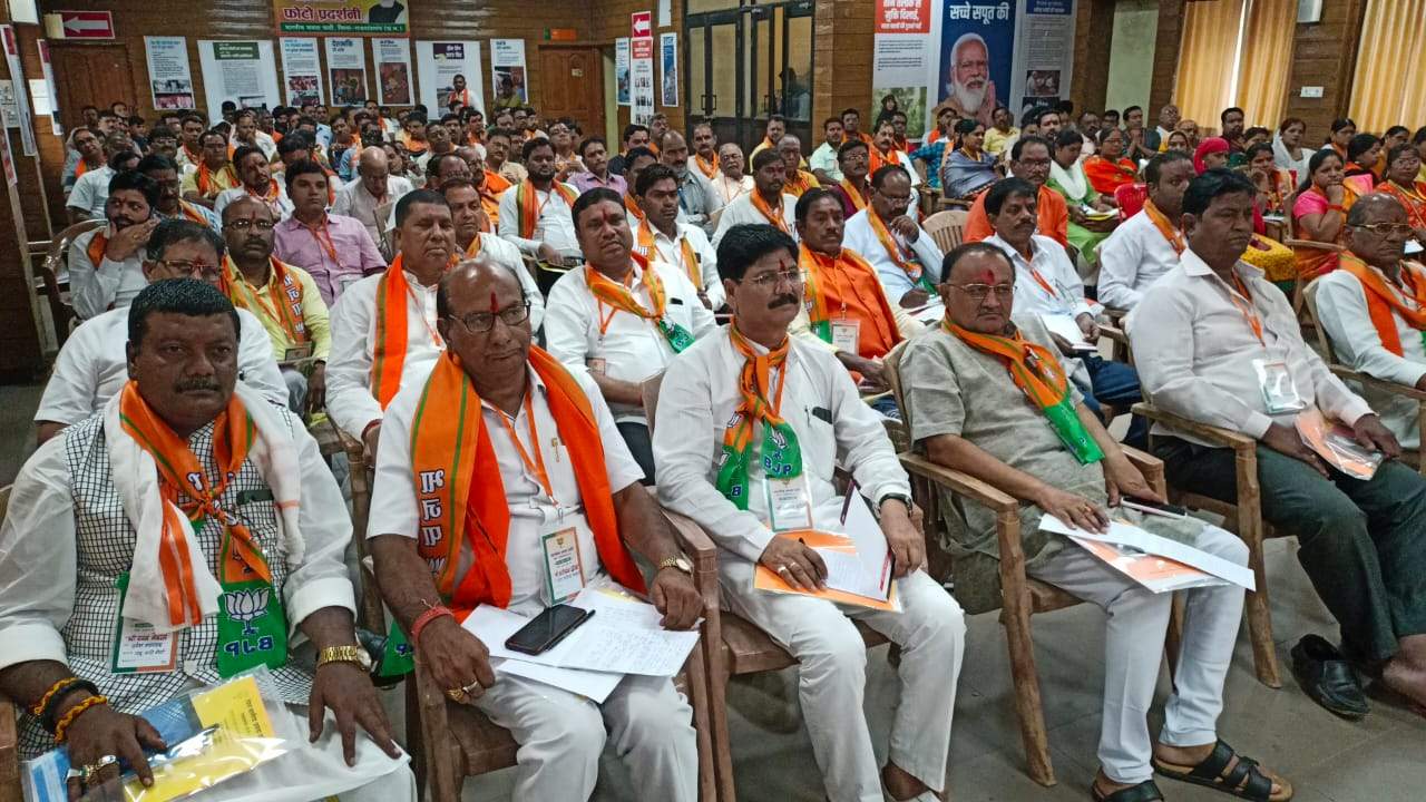 मिशन 2023: कार्यकर्ताओं को भाजपा नेताओं ने किया चार्ज