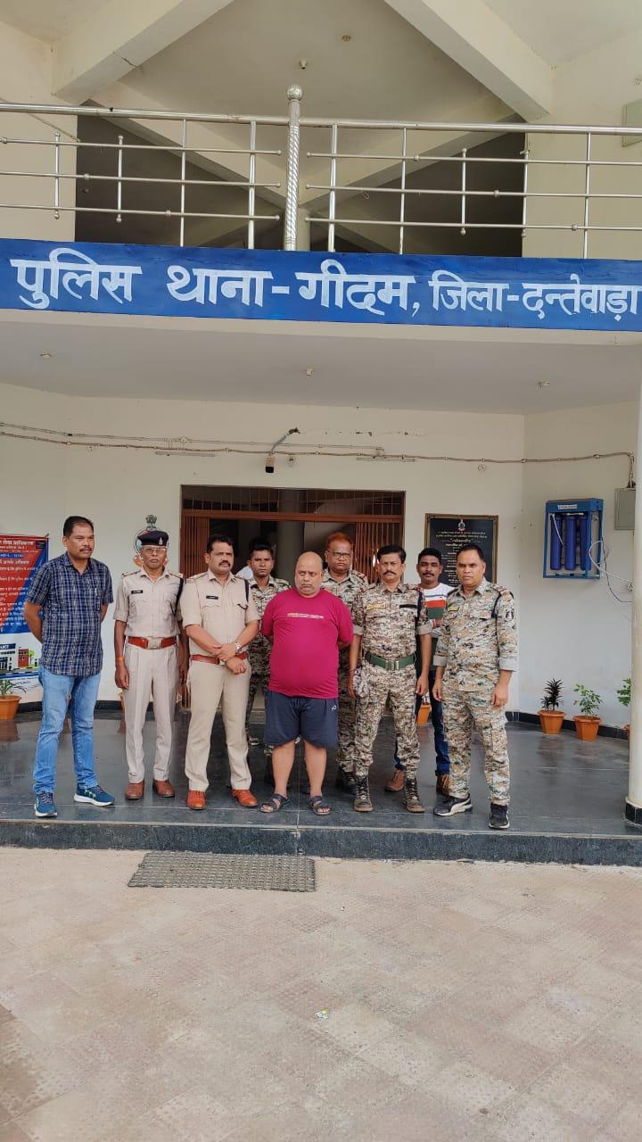25 लाख के फर्जी चेक जारी करने वाला दिल्ली से गिरफ्तार