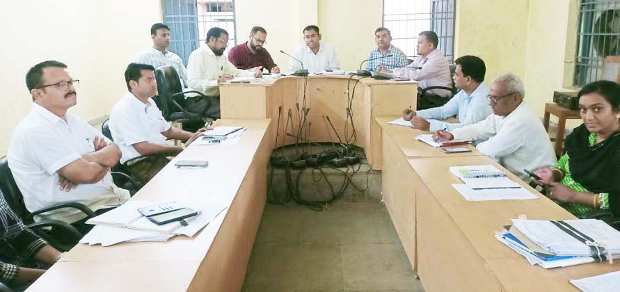 सीएम के आगामी दौरे के संबंध में एसडीएम ने ली बैठक सीएम के आगामी दौरे के संबंध में एसडीएम ने ली बैठक
