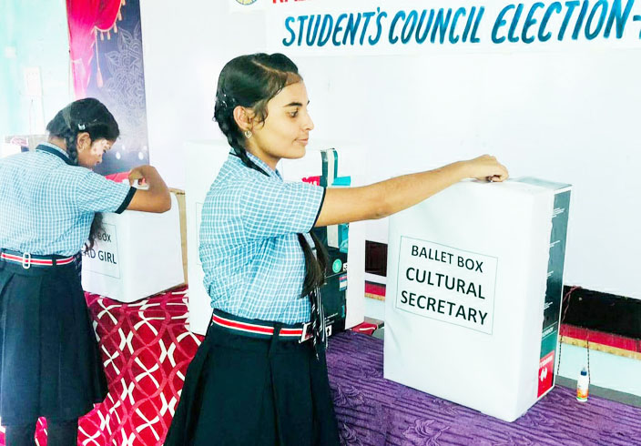 आम चुनाव के तर्ज पर केसीपीएस में हुआ छात्र संघ चुनाव